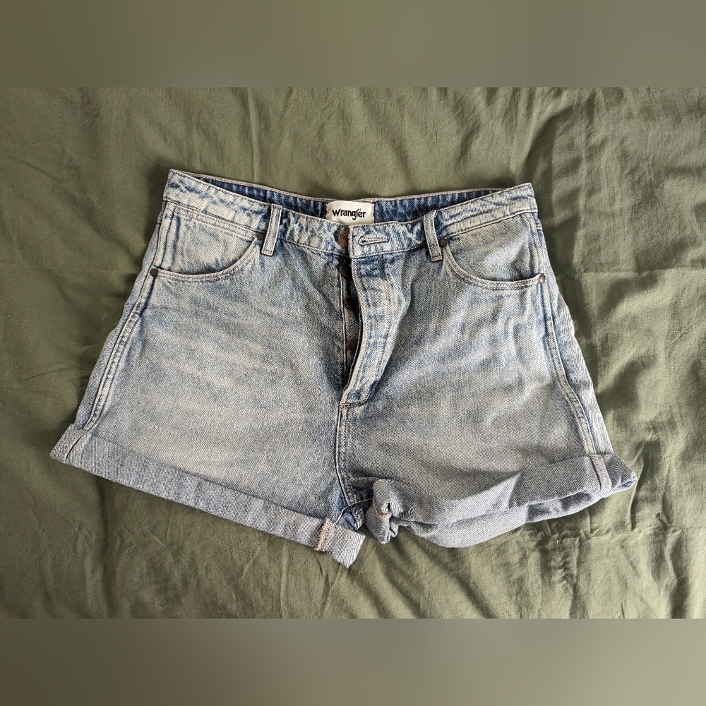 Wrangler light wash cut off shorts